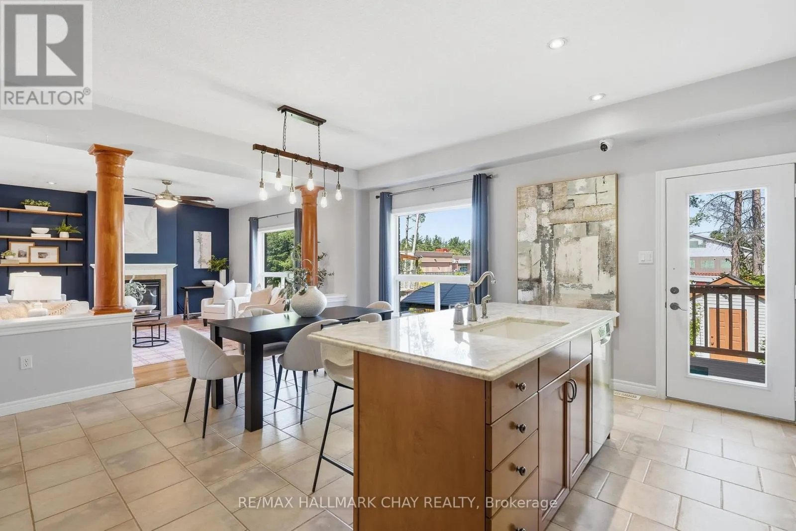 17 ARMEDA CLOW CRESCENT