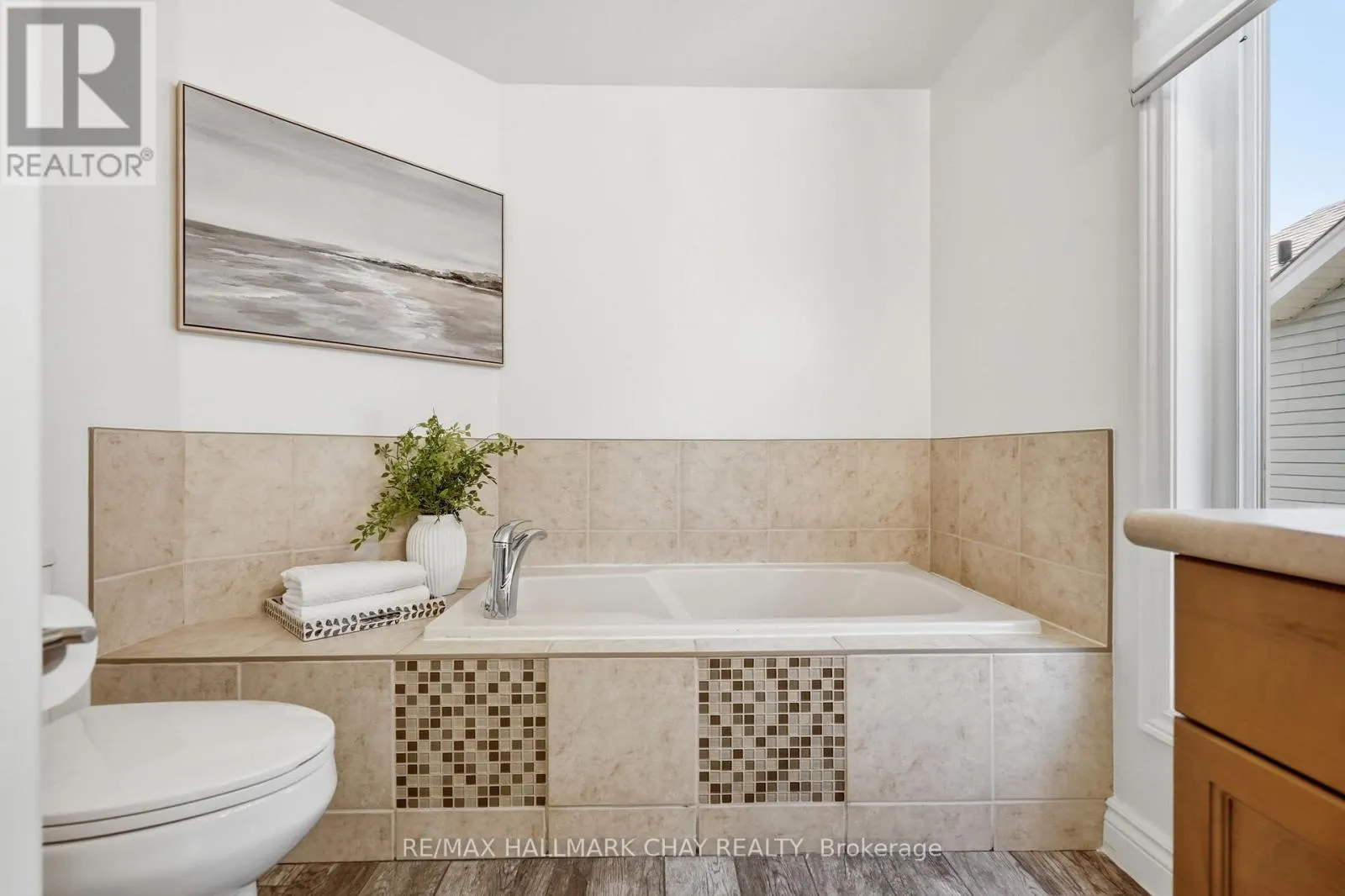 17 ARMEDA CLOW CRESCENT