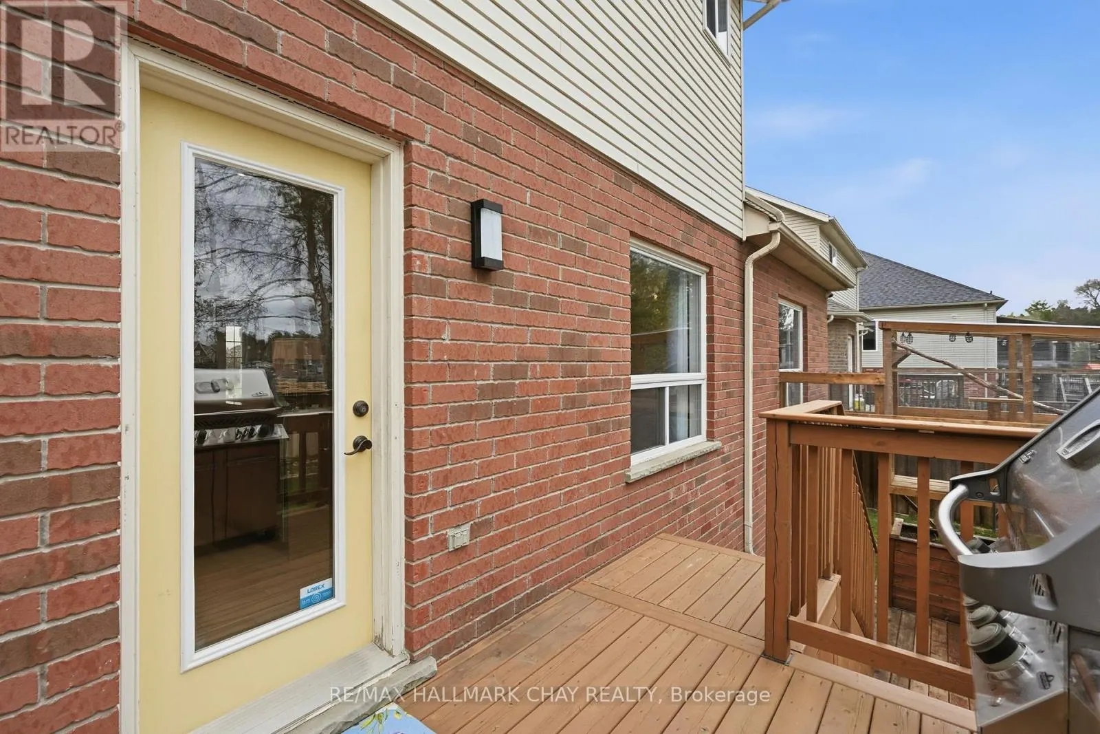 17 ARMEDA CLOW CRESCENT