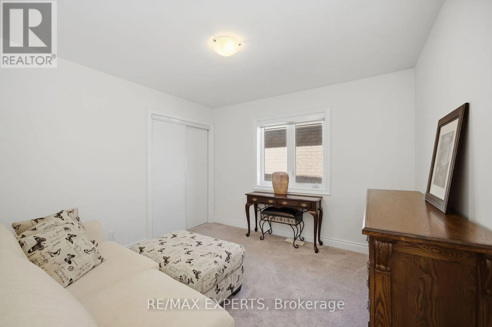 69 LEADEN HALL DRIVE
