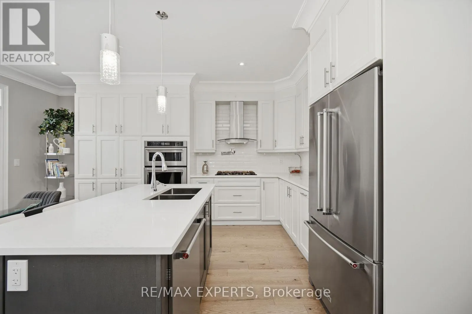 69 LEADEN HALL DRIVE