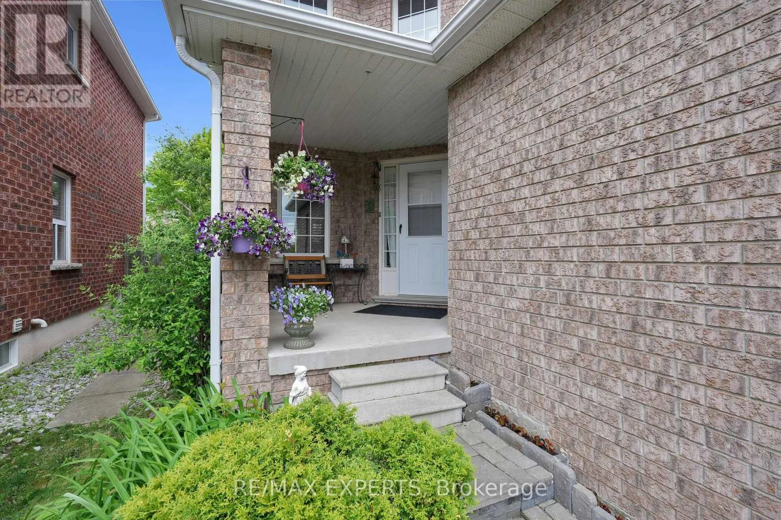 43 BUCHANAN DRIVE