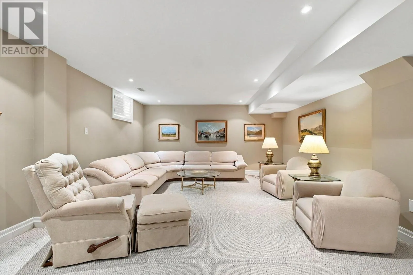 422 FALCONWOOD HOLLOW