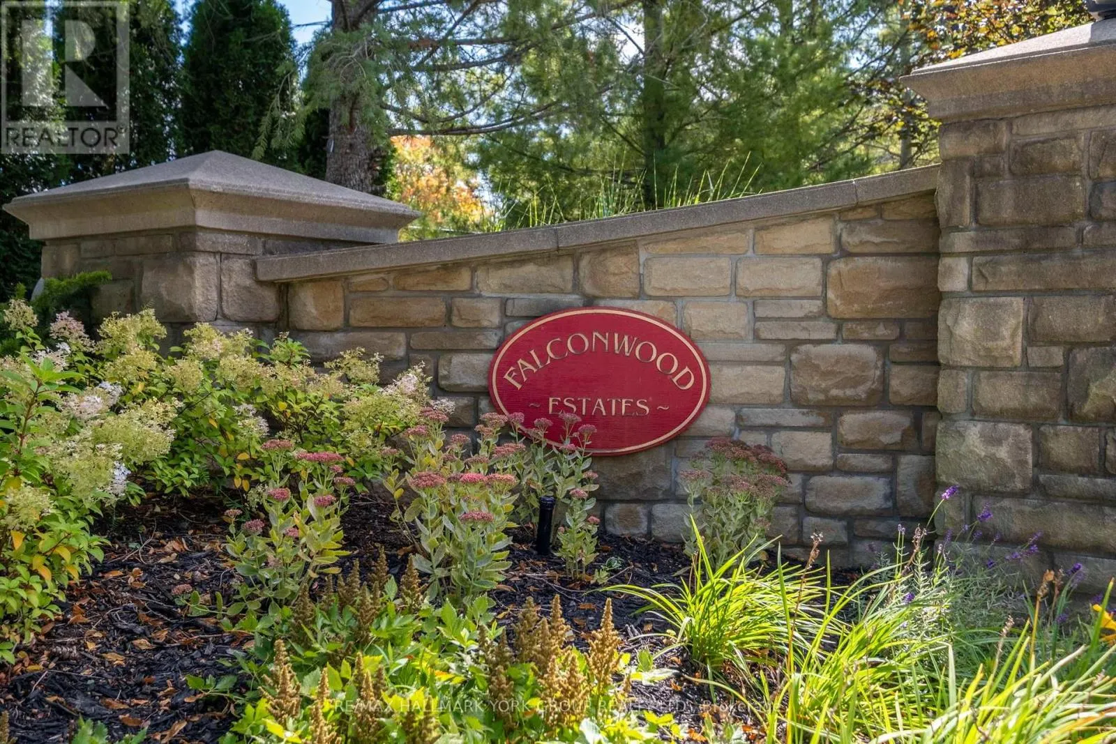422 FALCONWOOD HOLLOW