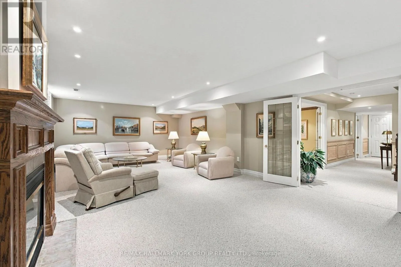 422 FALCONWOOD HOLLOW