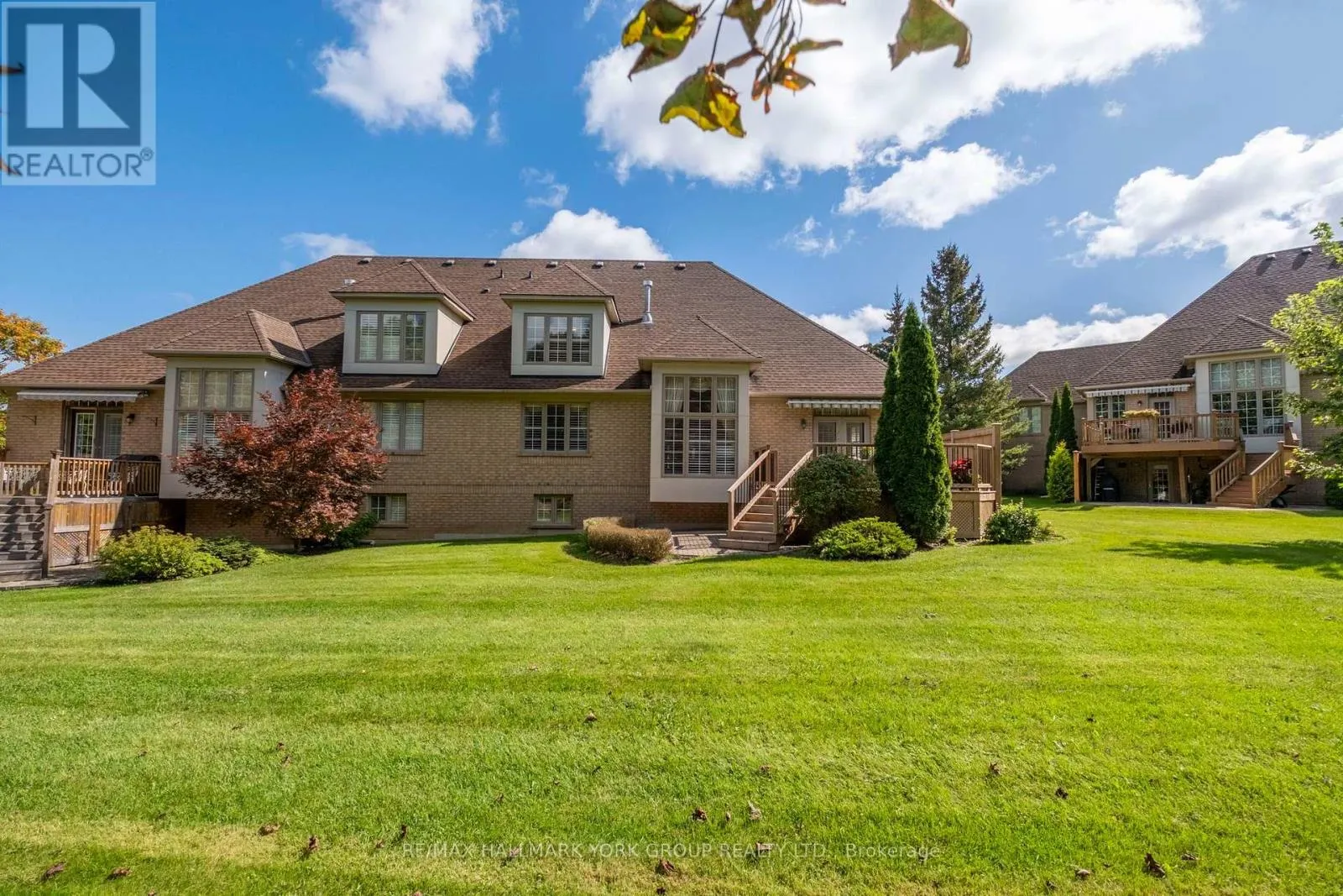 422 FALCONWOOD HOLLOW