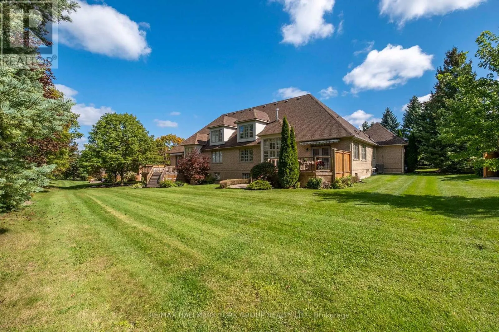 422 FALCONWOOD HOLLOW