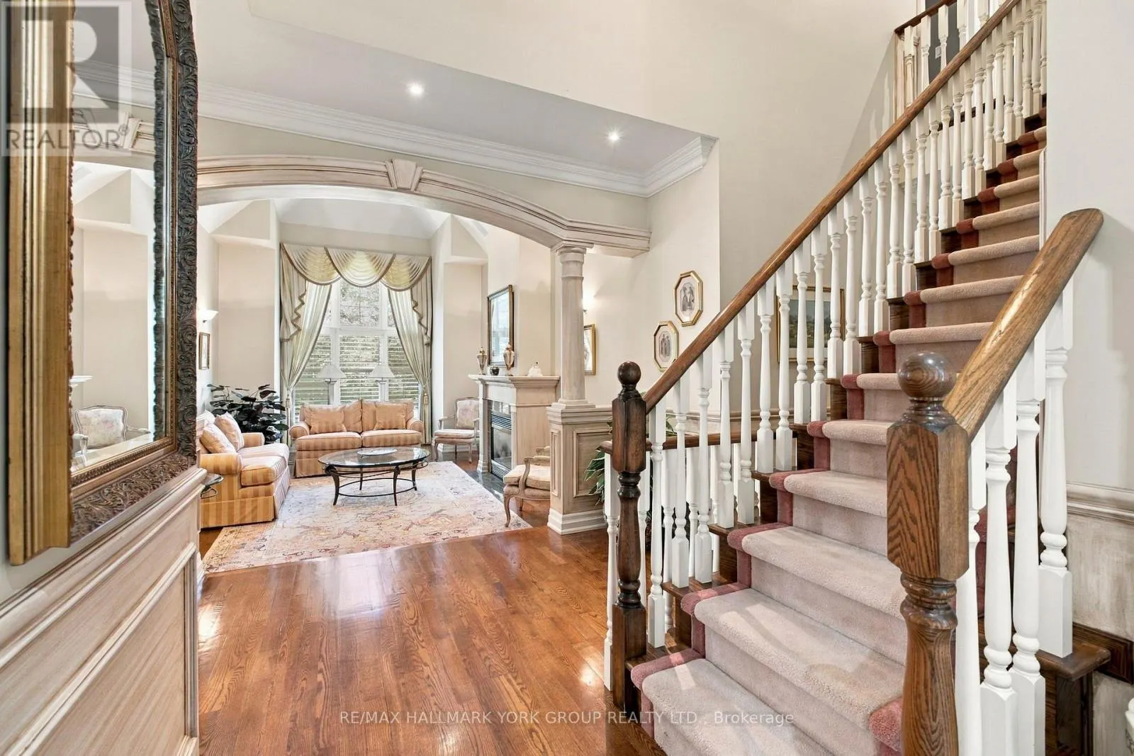422 FALCONWOOD HOLLOW