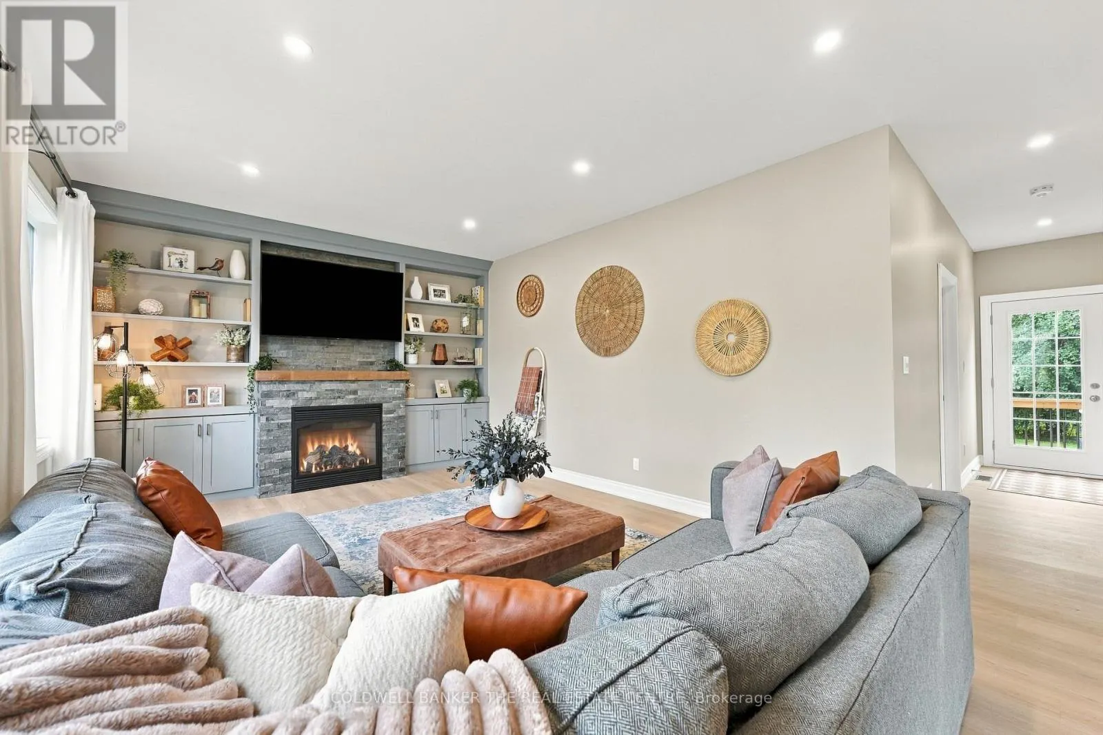 968 METRO ROAD N
