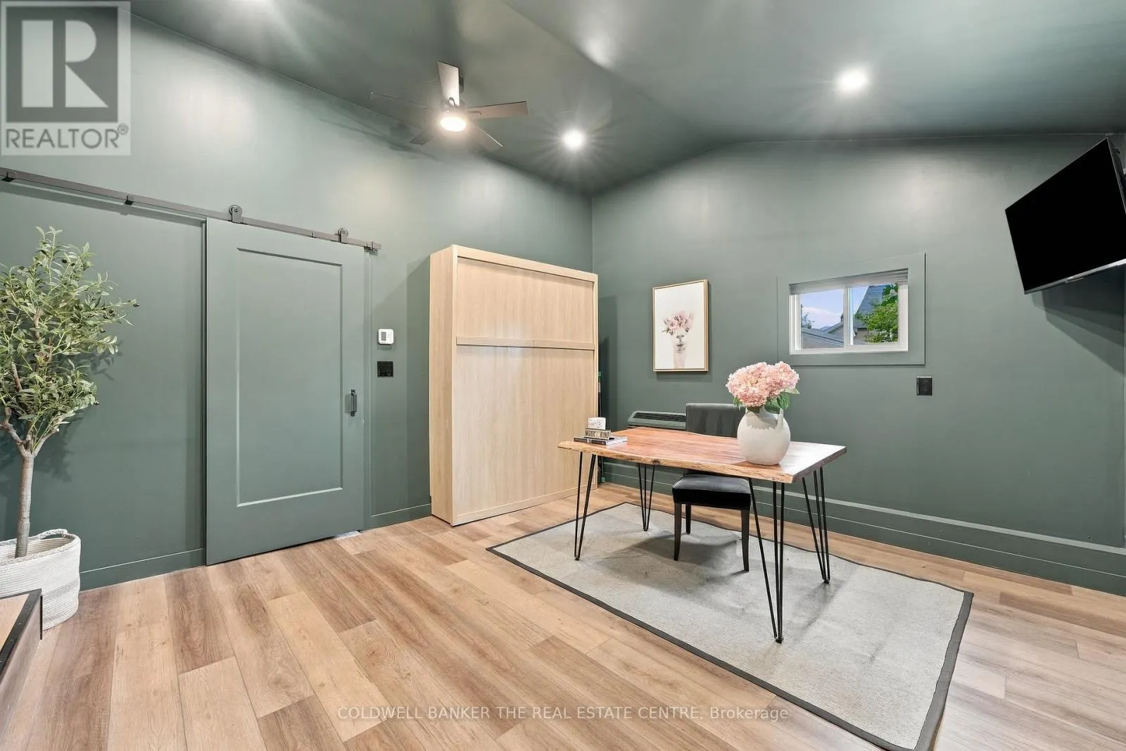 968 METRO ROAD N
