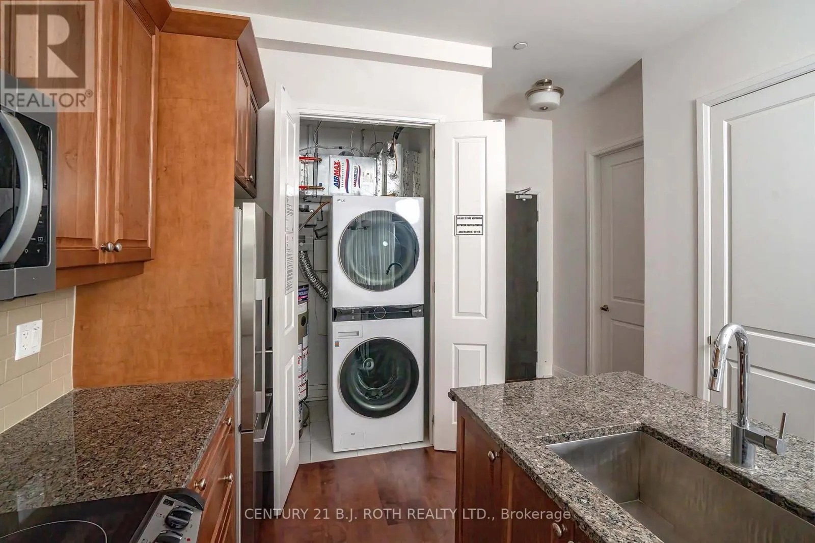 313 - 15277 YONGE STREET S