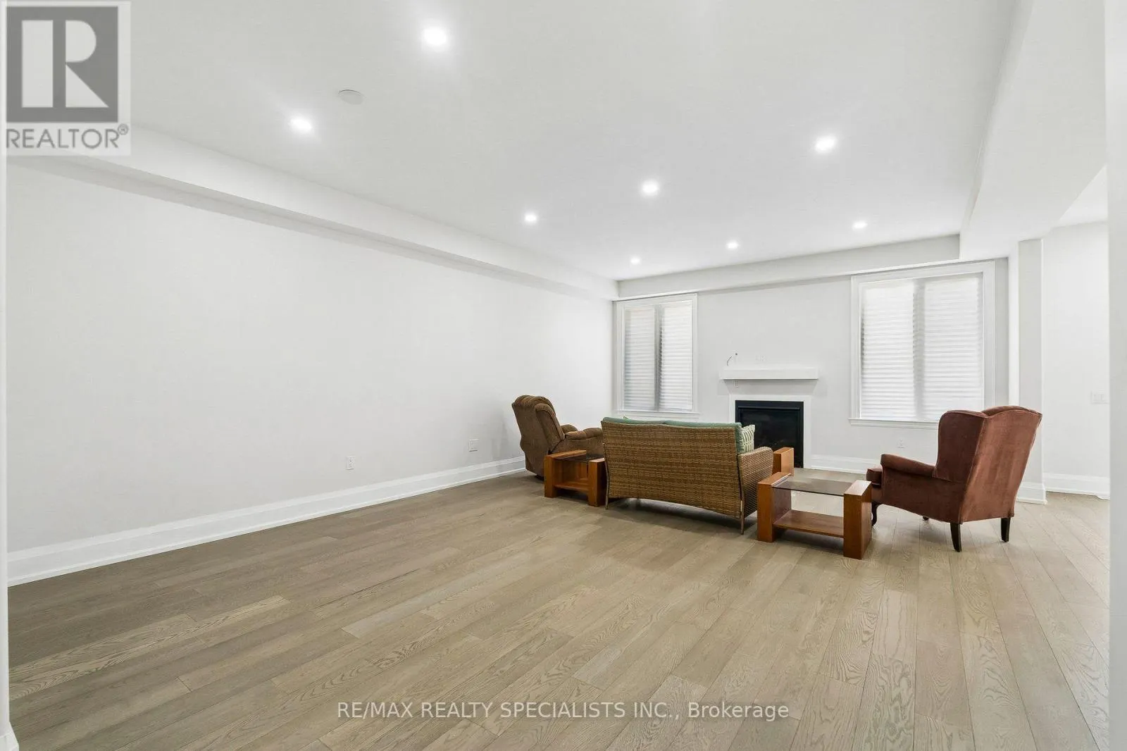 44 ALBERT STREET W