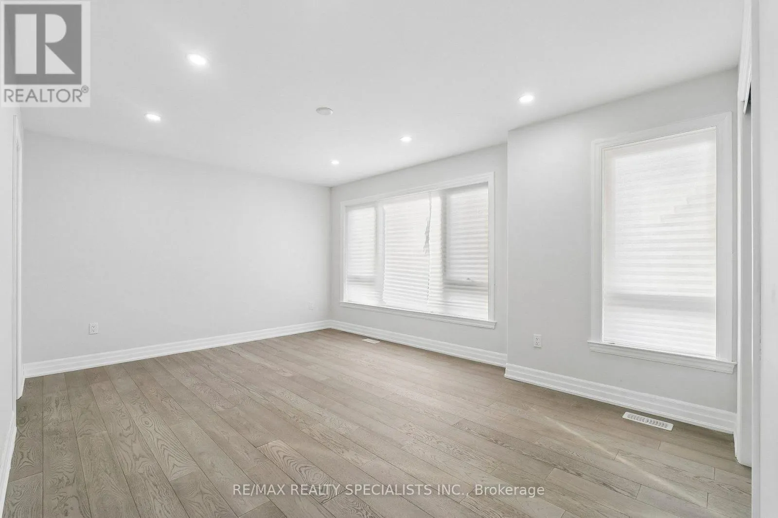 44 ALBERT STREET W