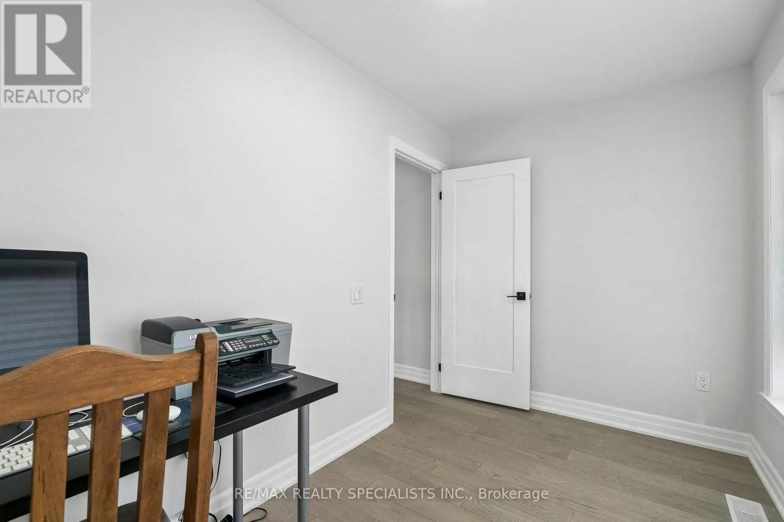 44 ALBERT STREET W