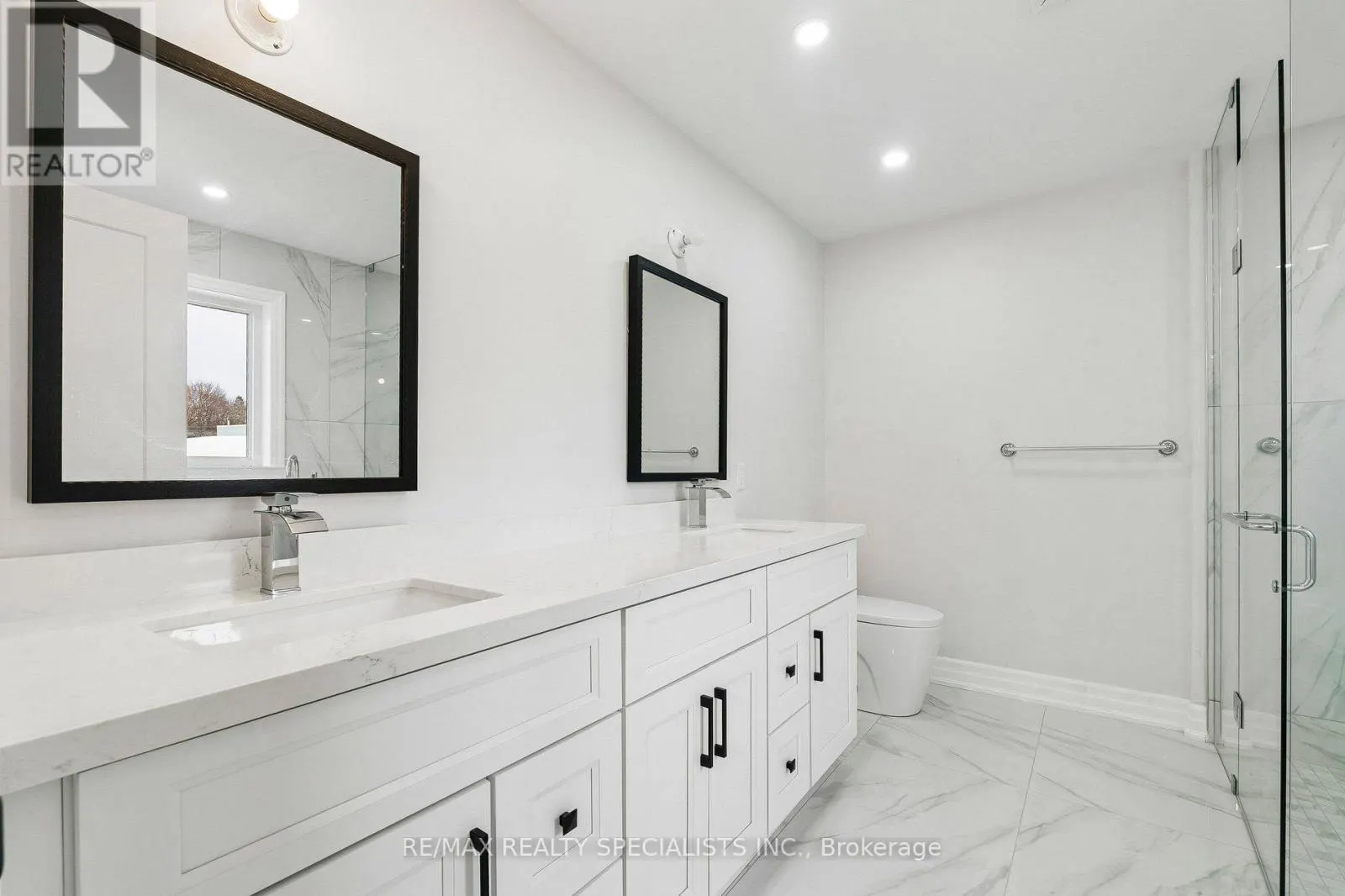 44 ALBERT STREET W