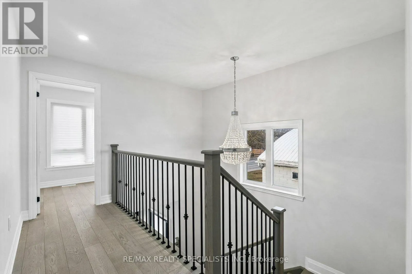 44 ALBERT STREET W