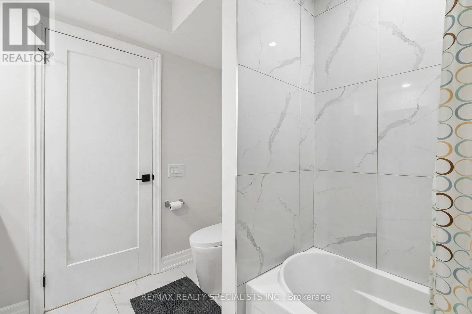 44 ALBERT STREET W