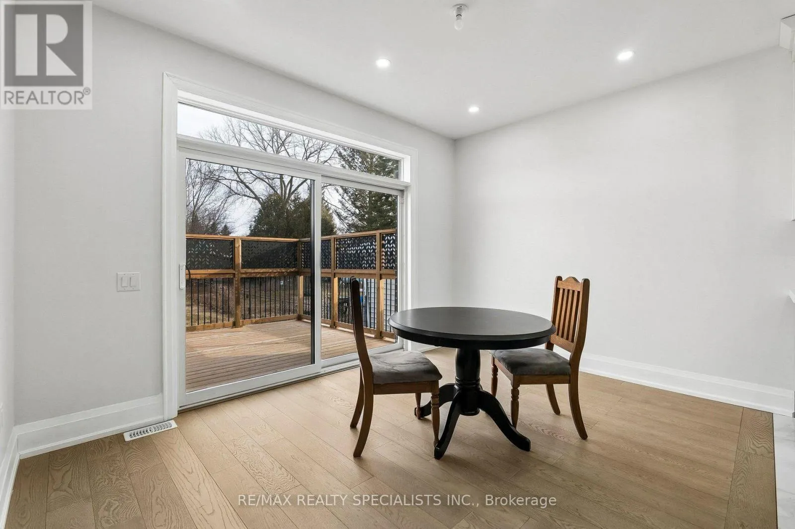 44 ALBERT STREET W