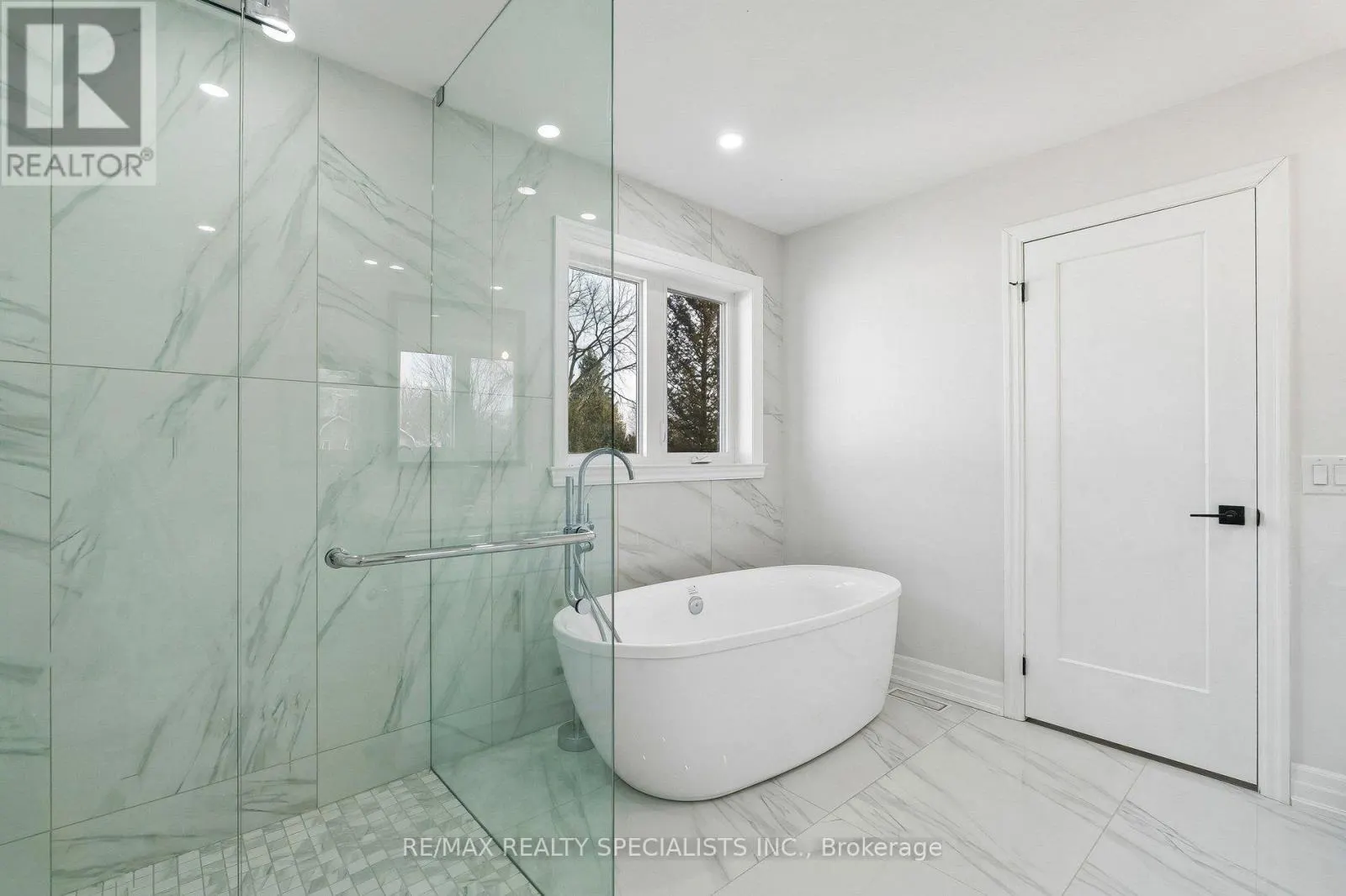 44 ALBERT STREET W