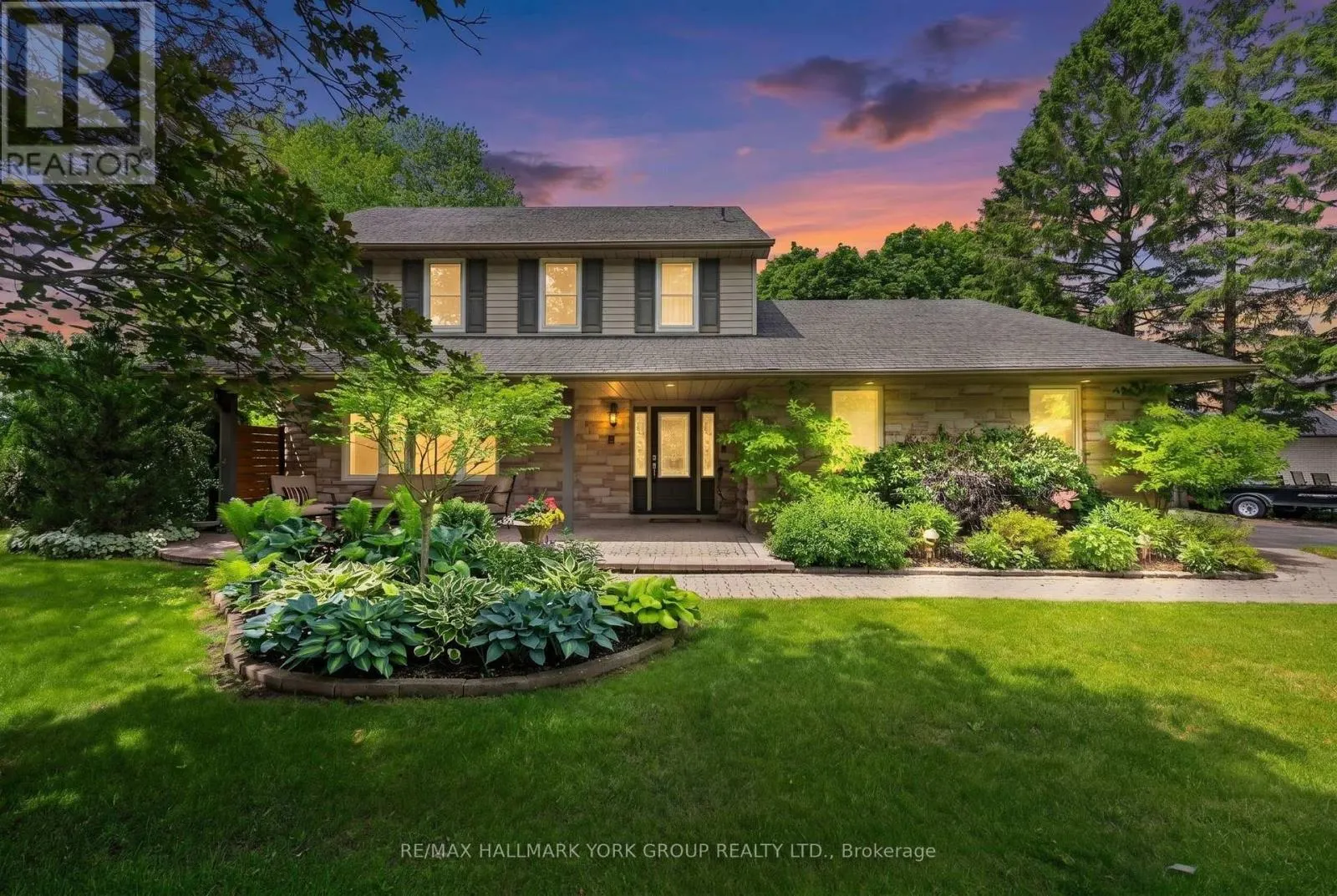 8 GRANT COURT