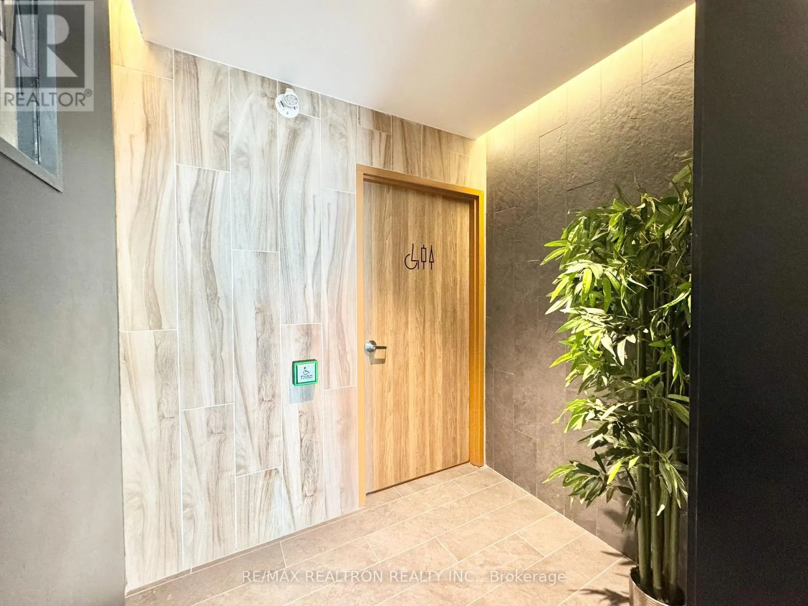 4-6 - 57 HARRY WALKER PARKWAY S