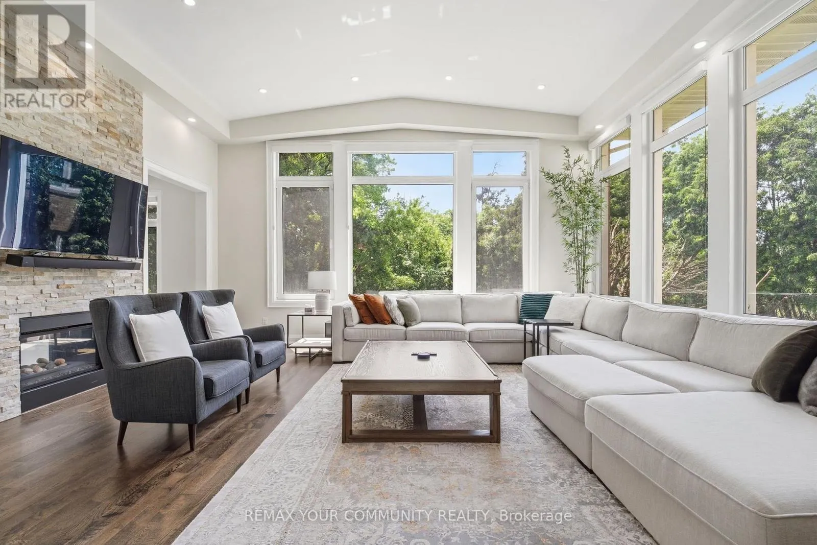 35 IDLESWIFT DRIVE