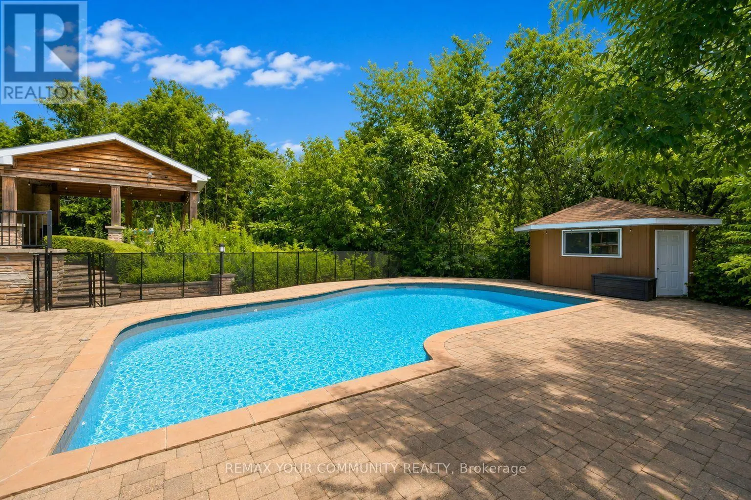 35 IDLESWIFT DRIVE