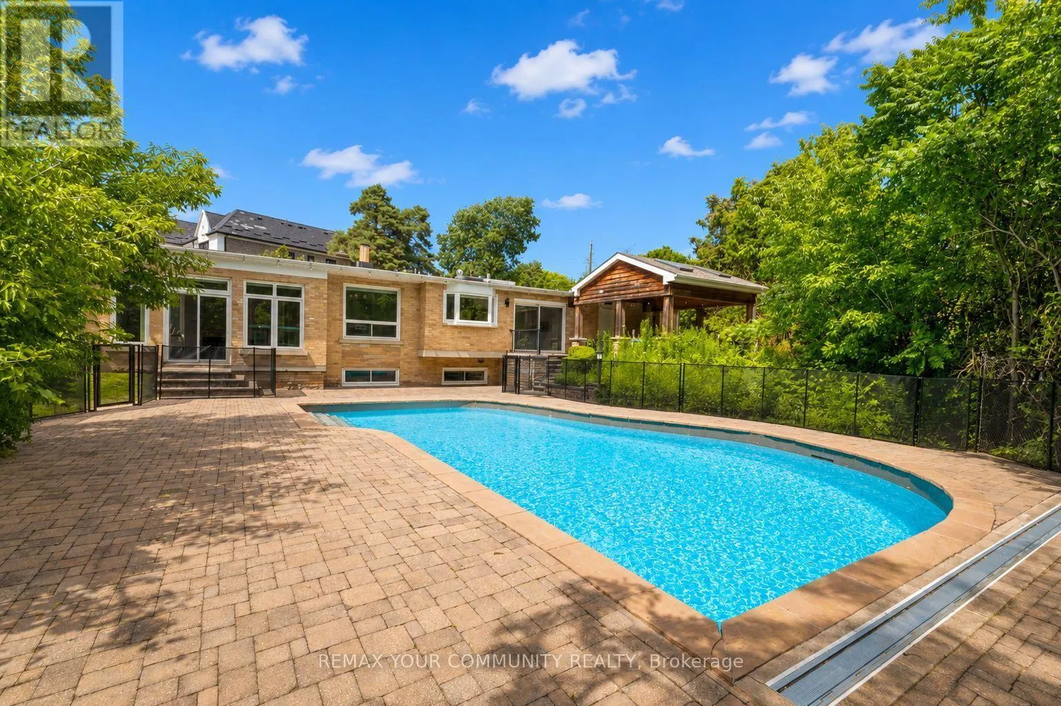 35 IDLESWIFT DRIVE