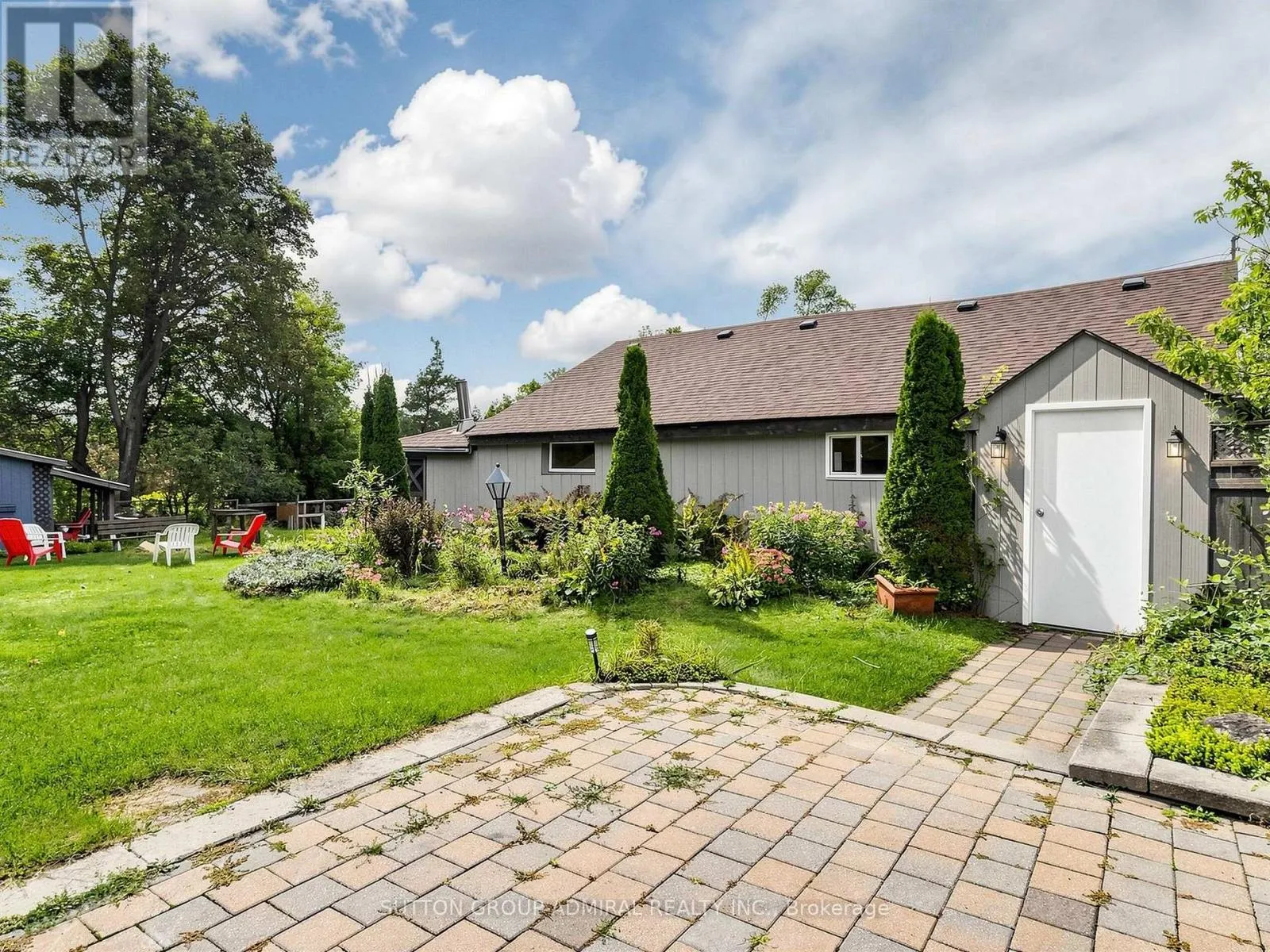 4631 AURORA ROAD