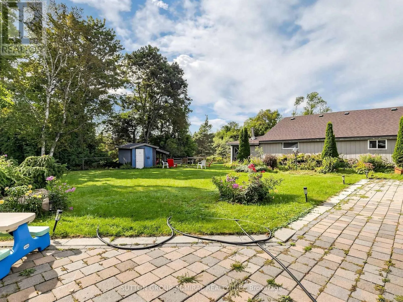4631 AURORA ROAD