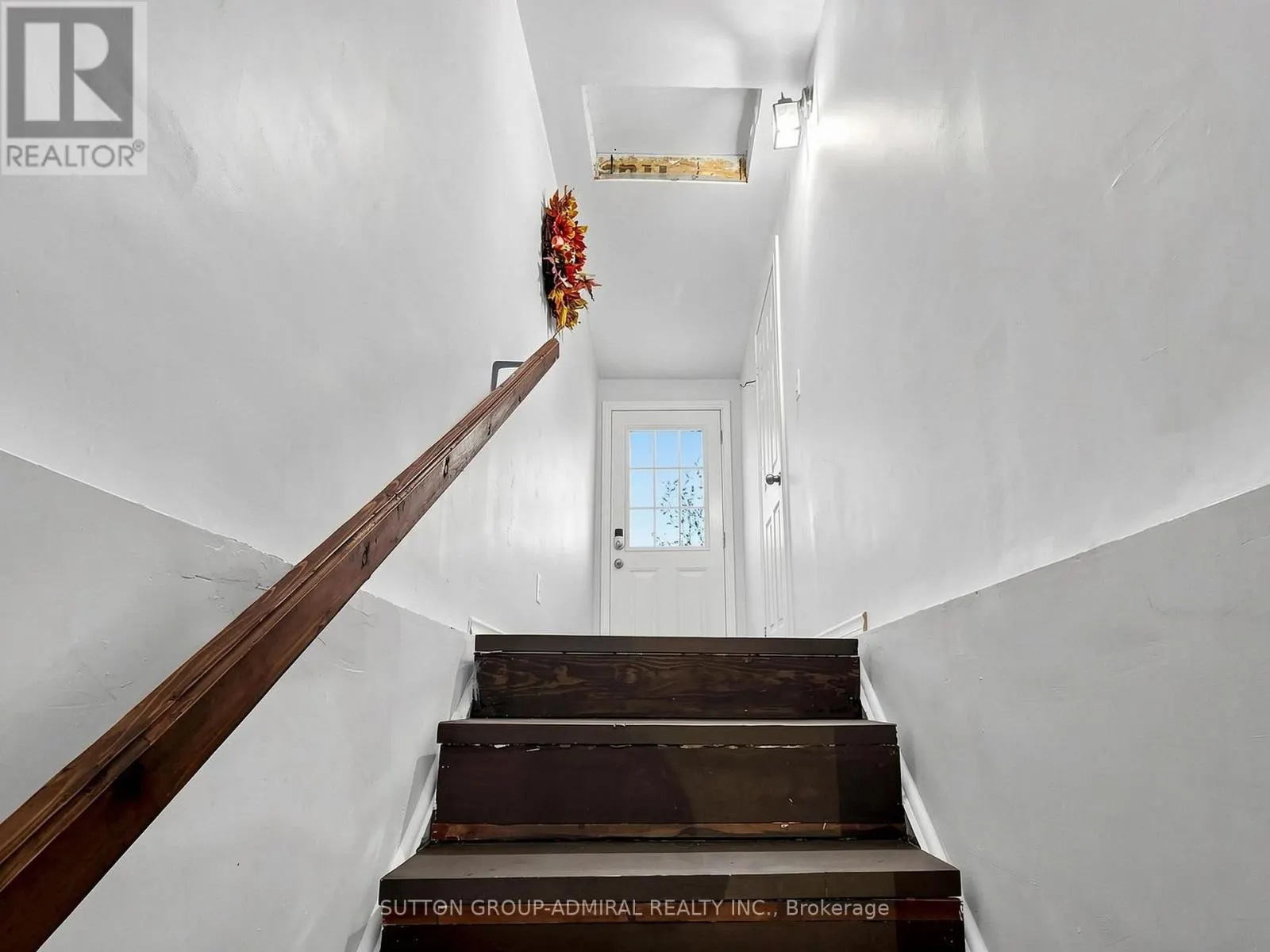 4631 AURORA ROAD