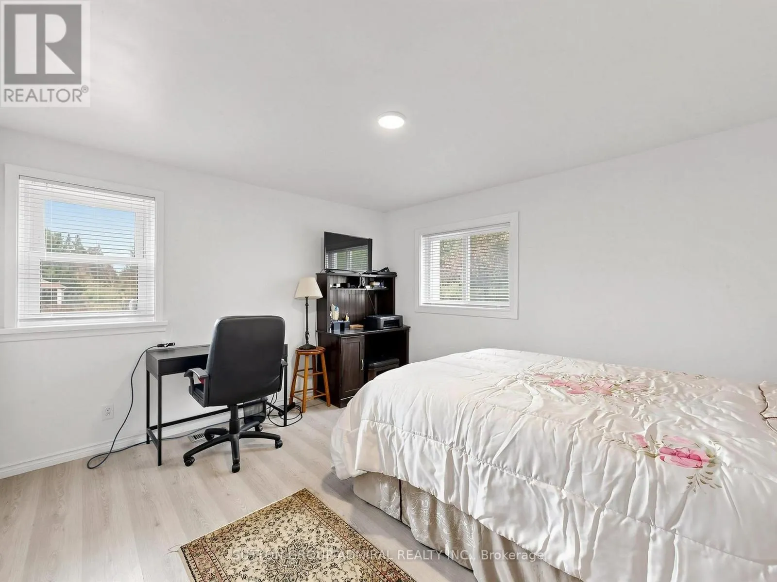 4631 AURORA ROAD