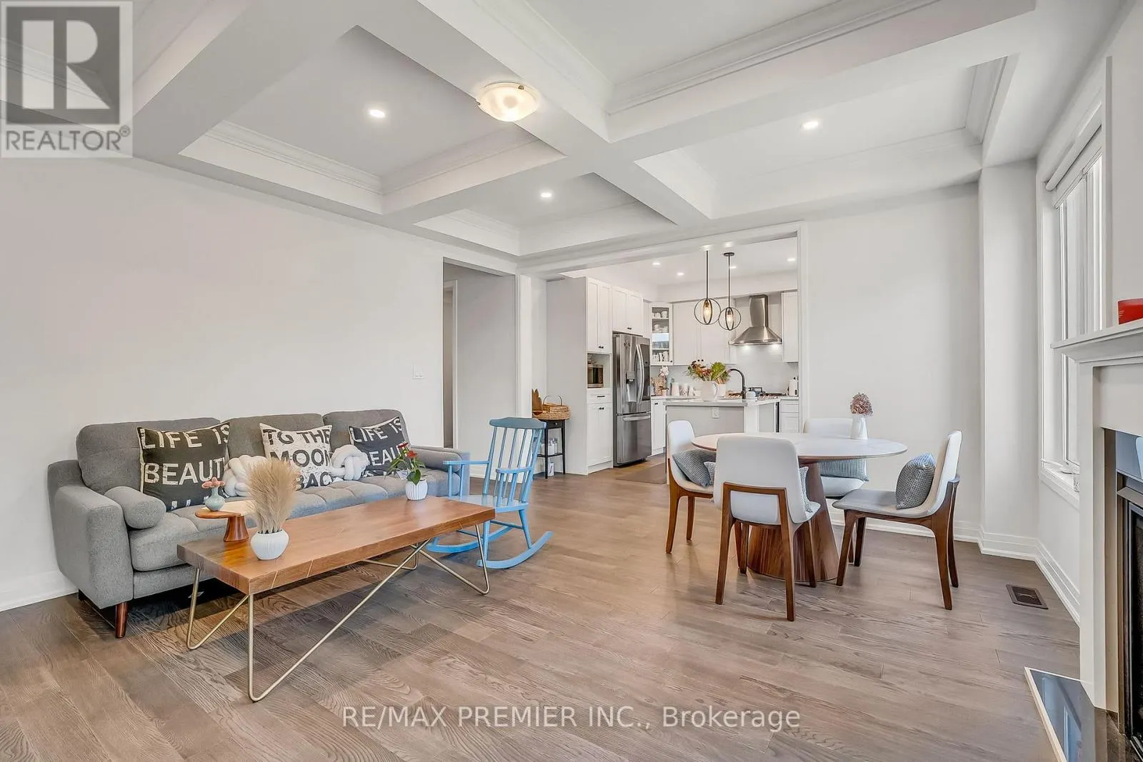 25 LOW BOULEVARD