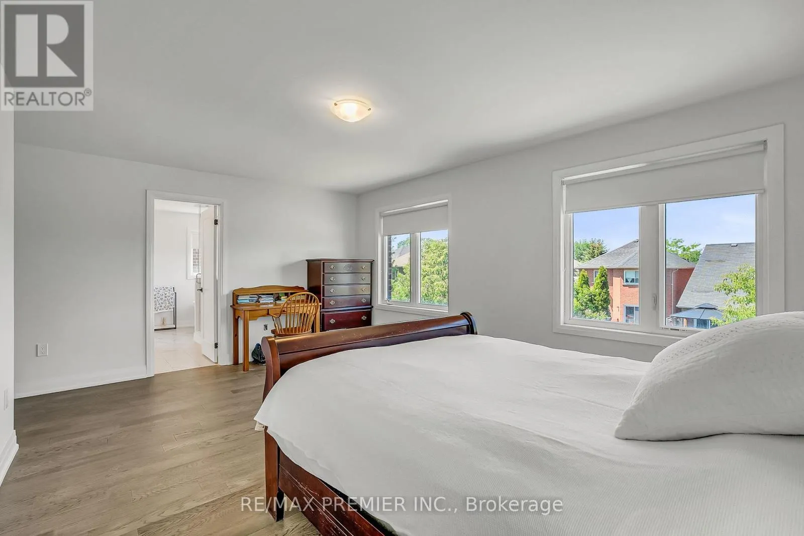 25 LOW BOULEVARD