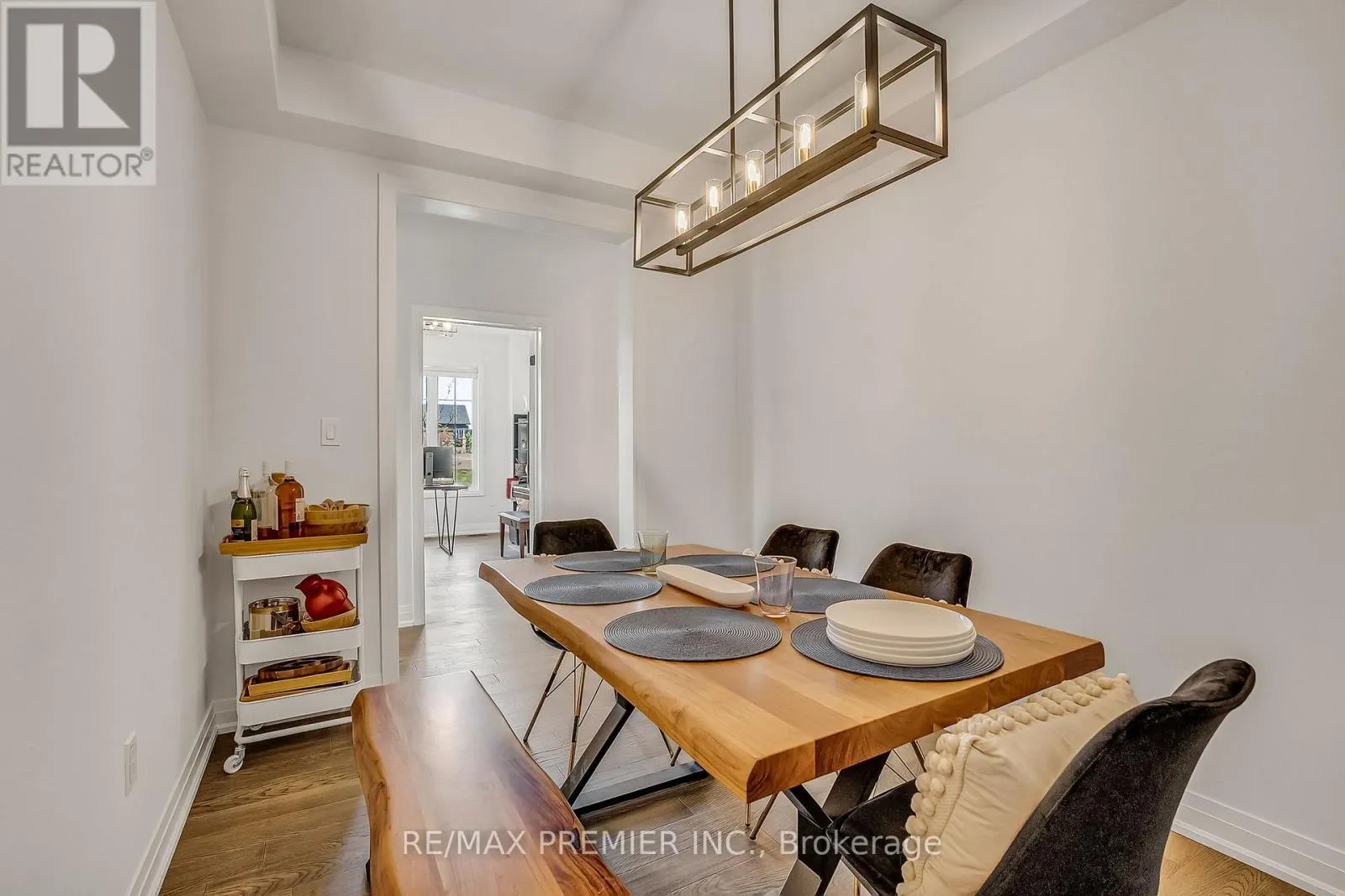 25 LOW BOULEVARD