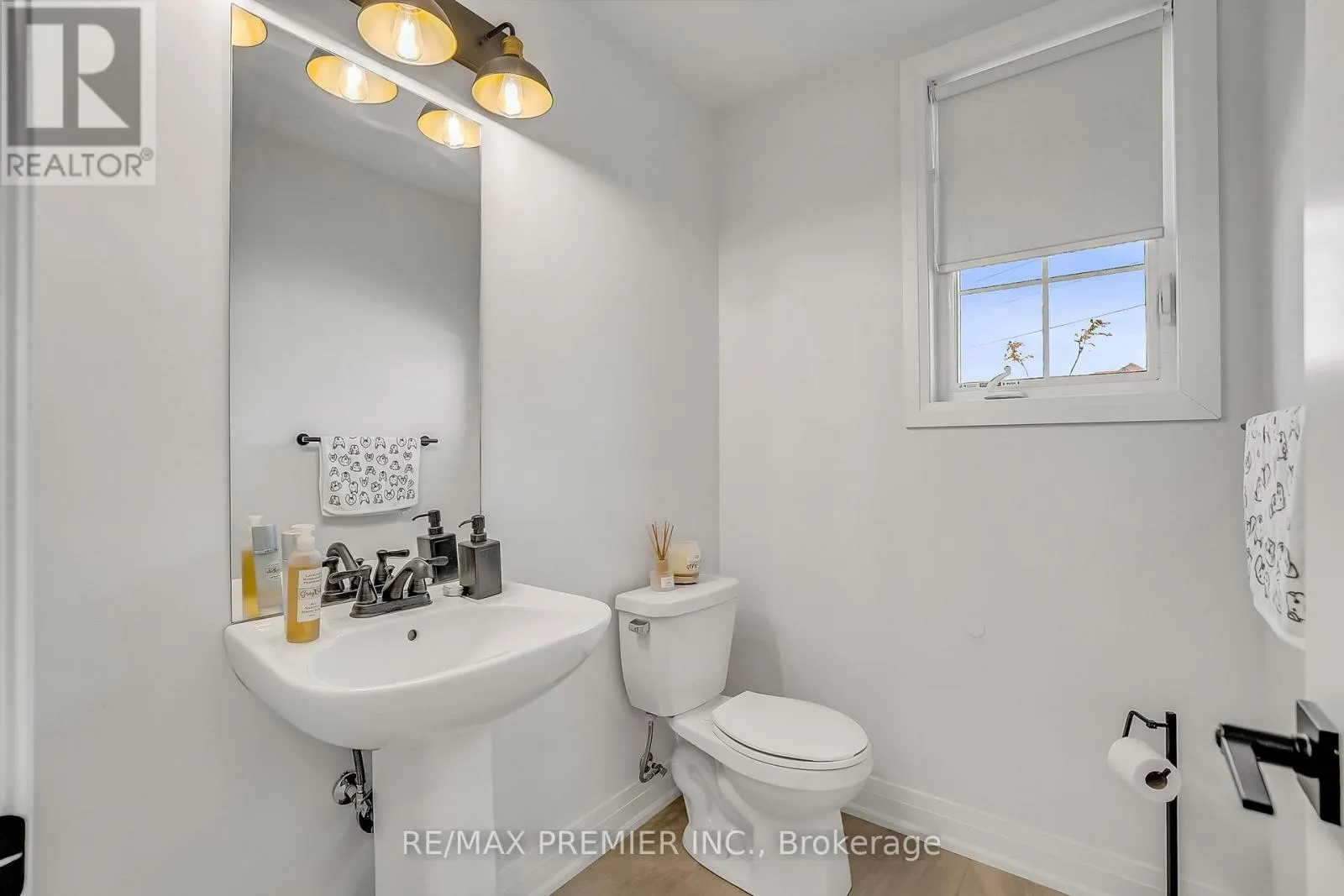 25 LOW BOULEVARD