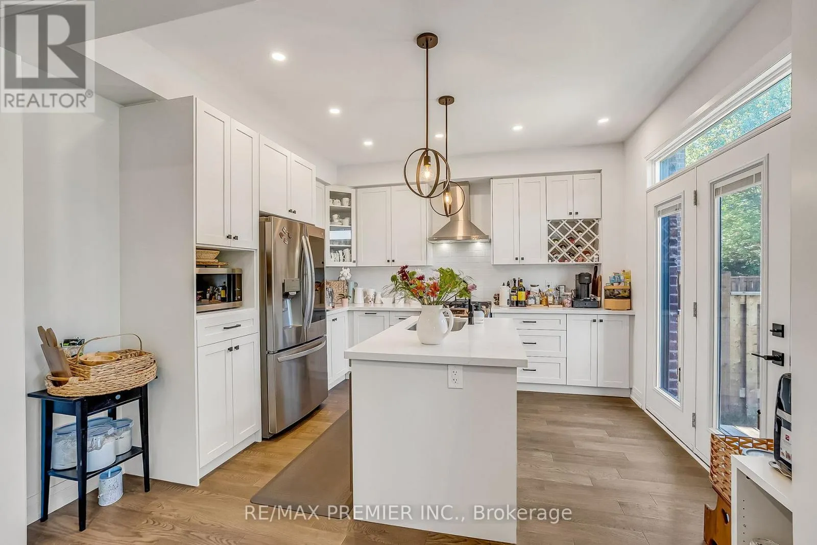 25 LOW BOULEVARD