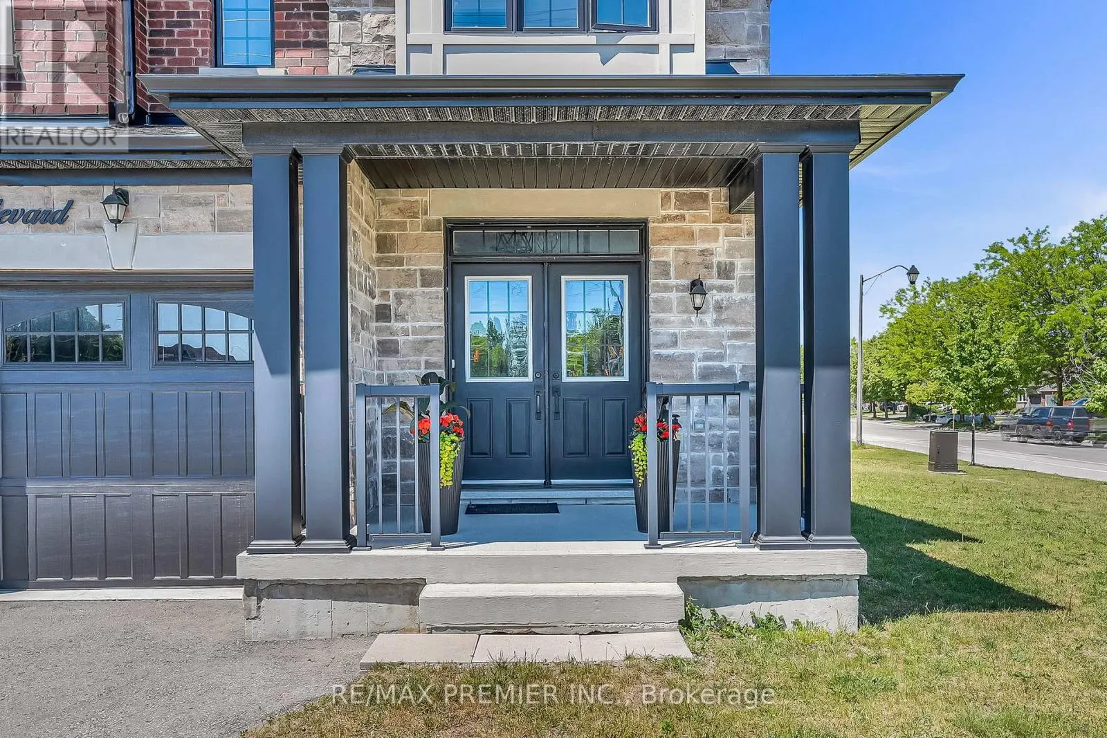 25 LOW BOULEVARD