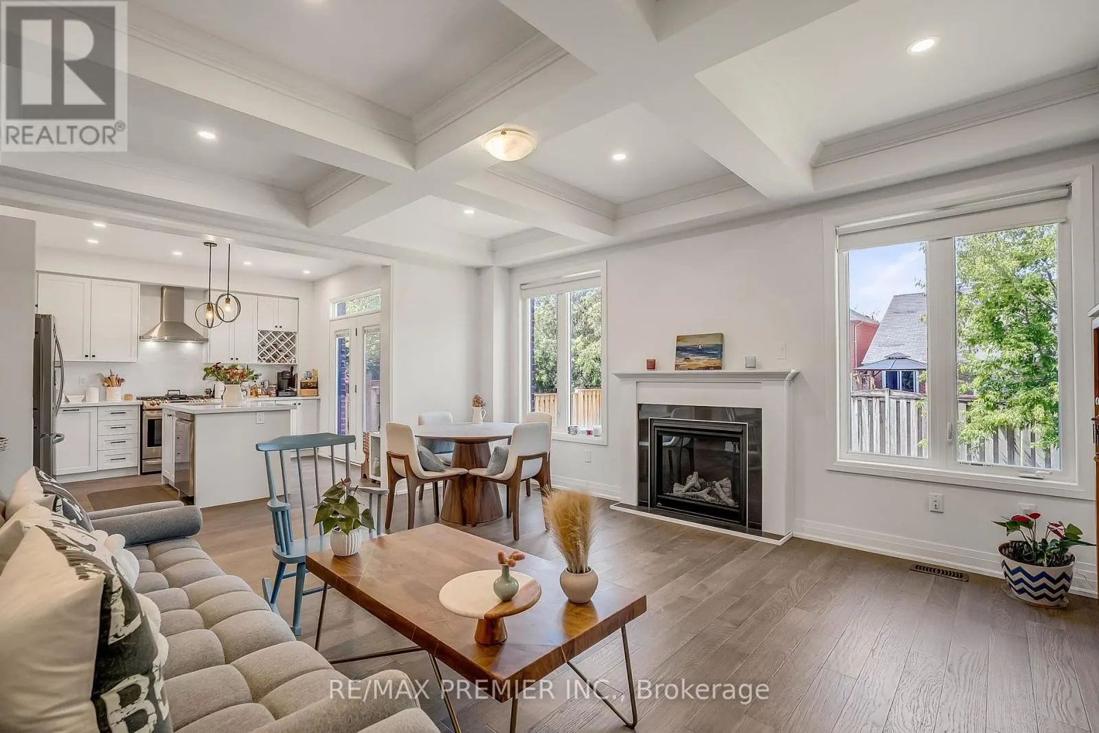 25 LOW BOULEVARD