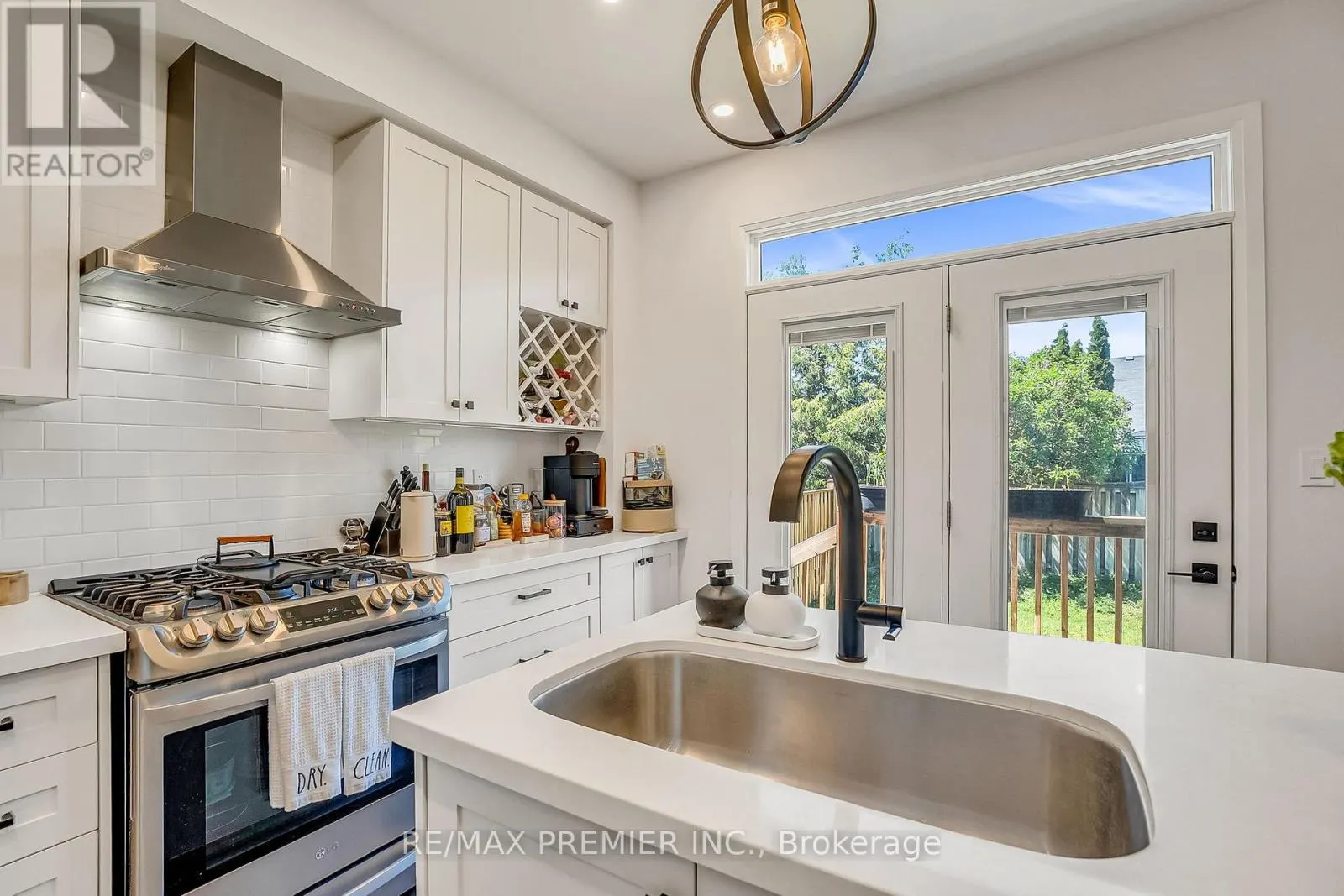 25 LOW BOULEVARD