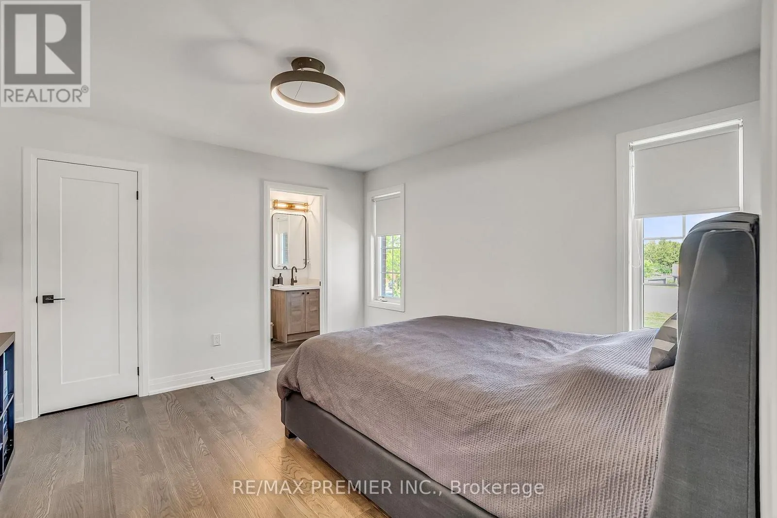 25 LOW BOULEVARD