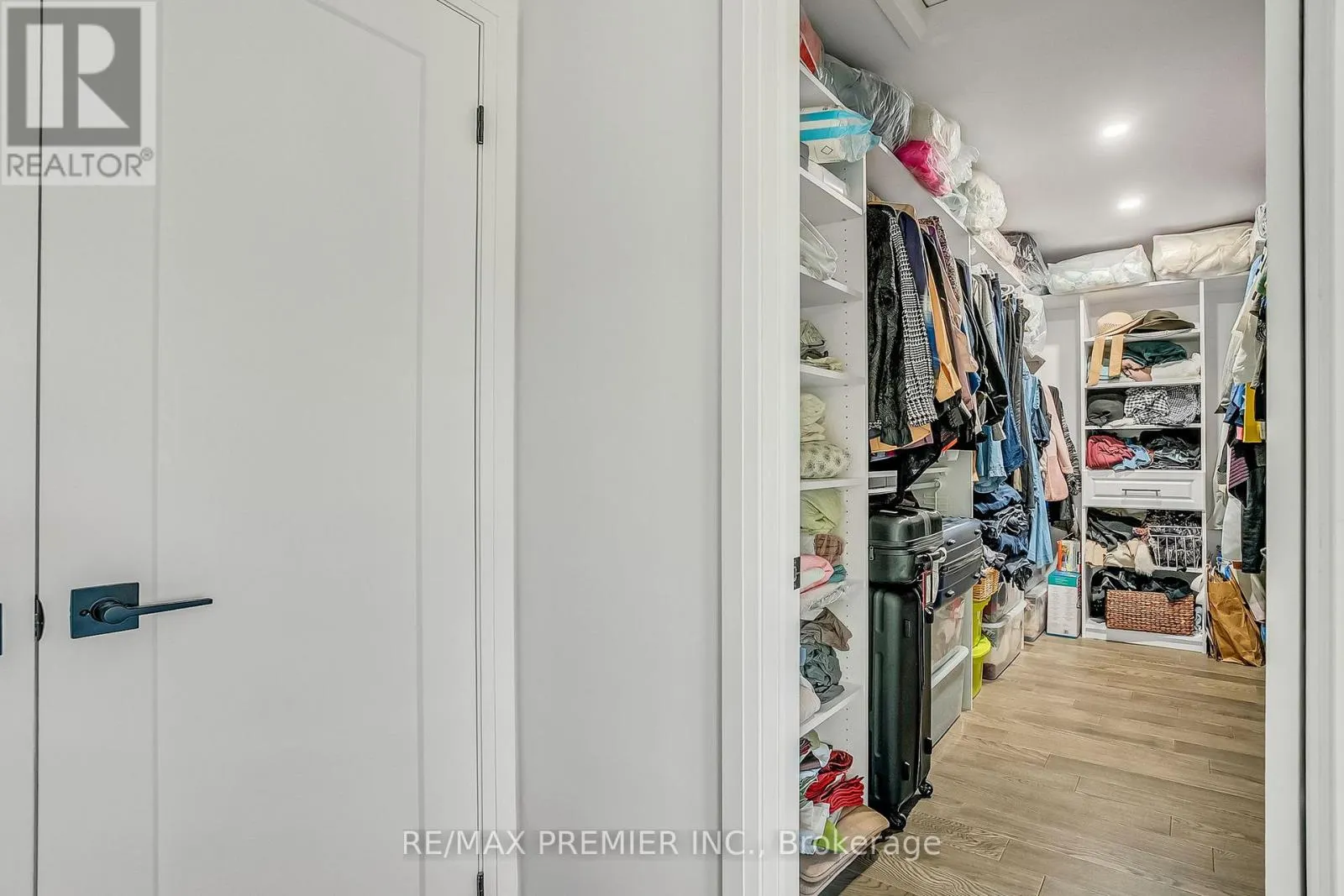 25 LOW BOULEVARD