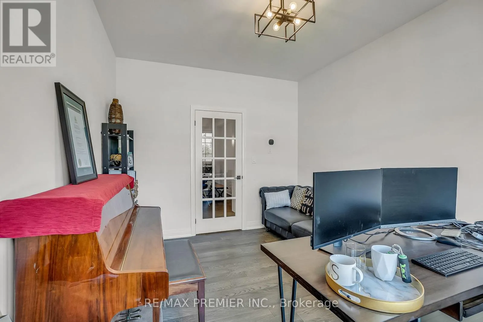 25 LOW BOULEVARD