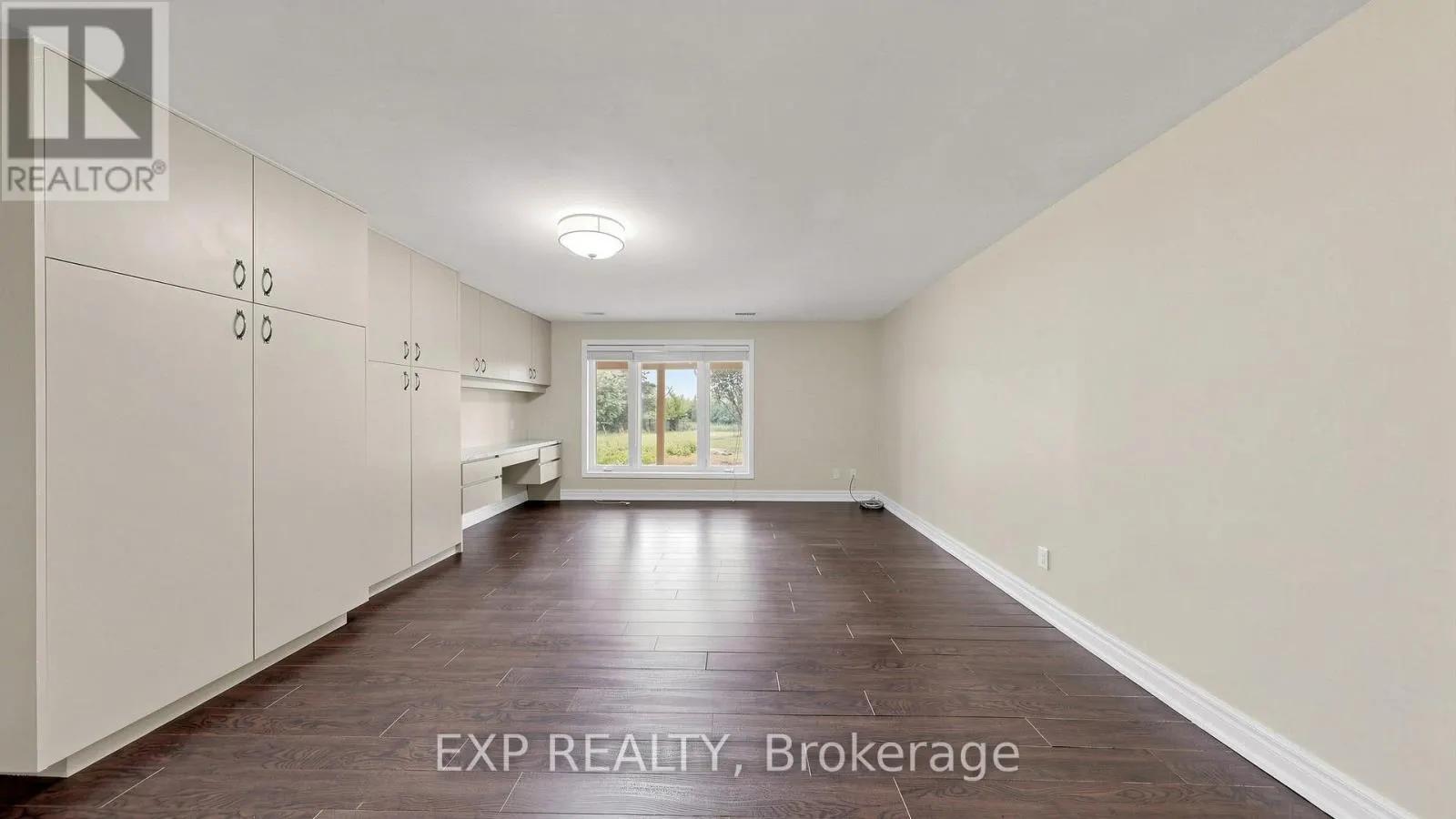 18 MCCOWAN LANE