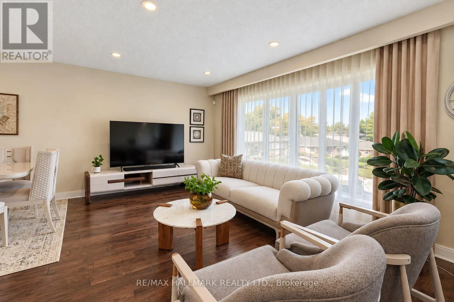 648 MOSSBANK COURT