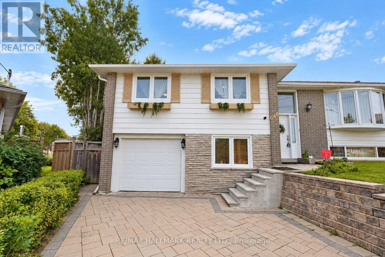 648 MOSSBANK COURT