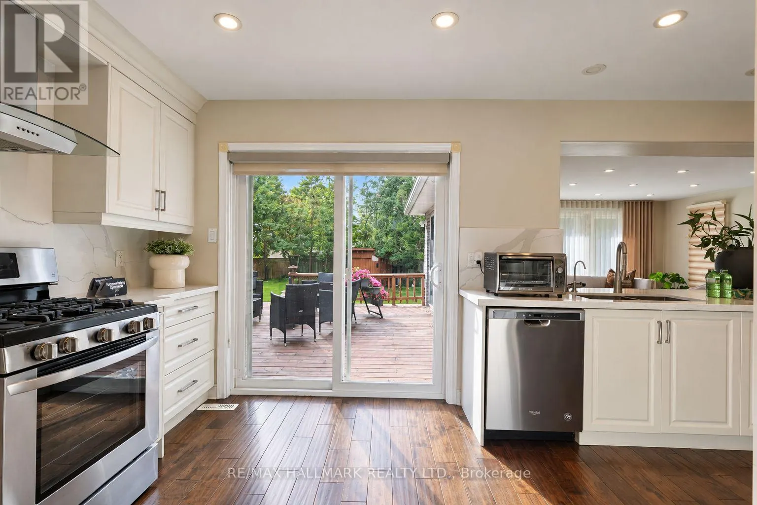 648 MOSSBANK COURT