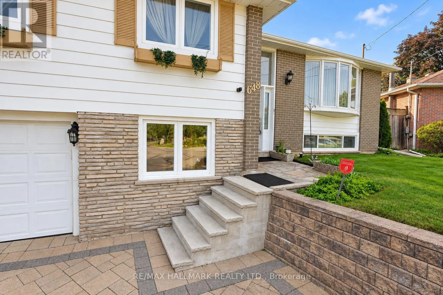 648 MOSSBANK COURT