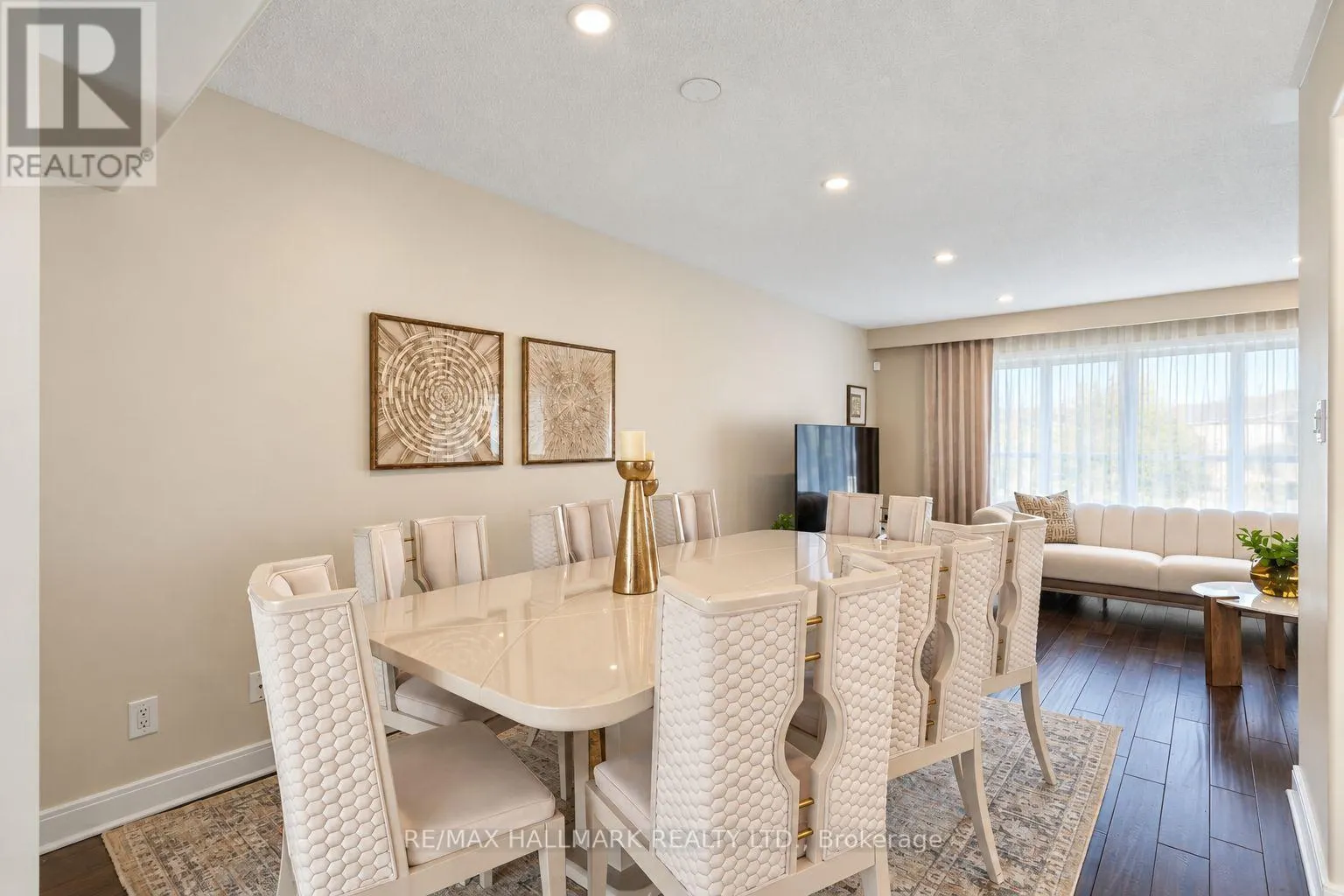 648 MOSSBANK COURT