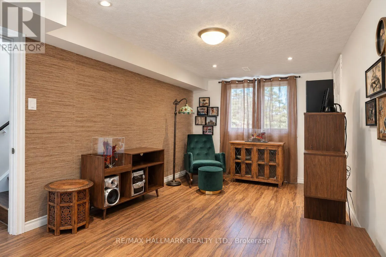 648 MOSSBANK COURT